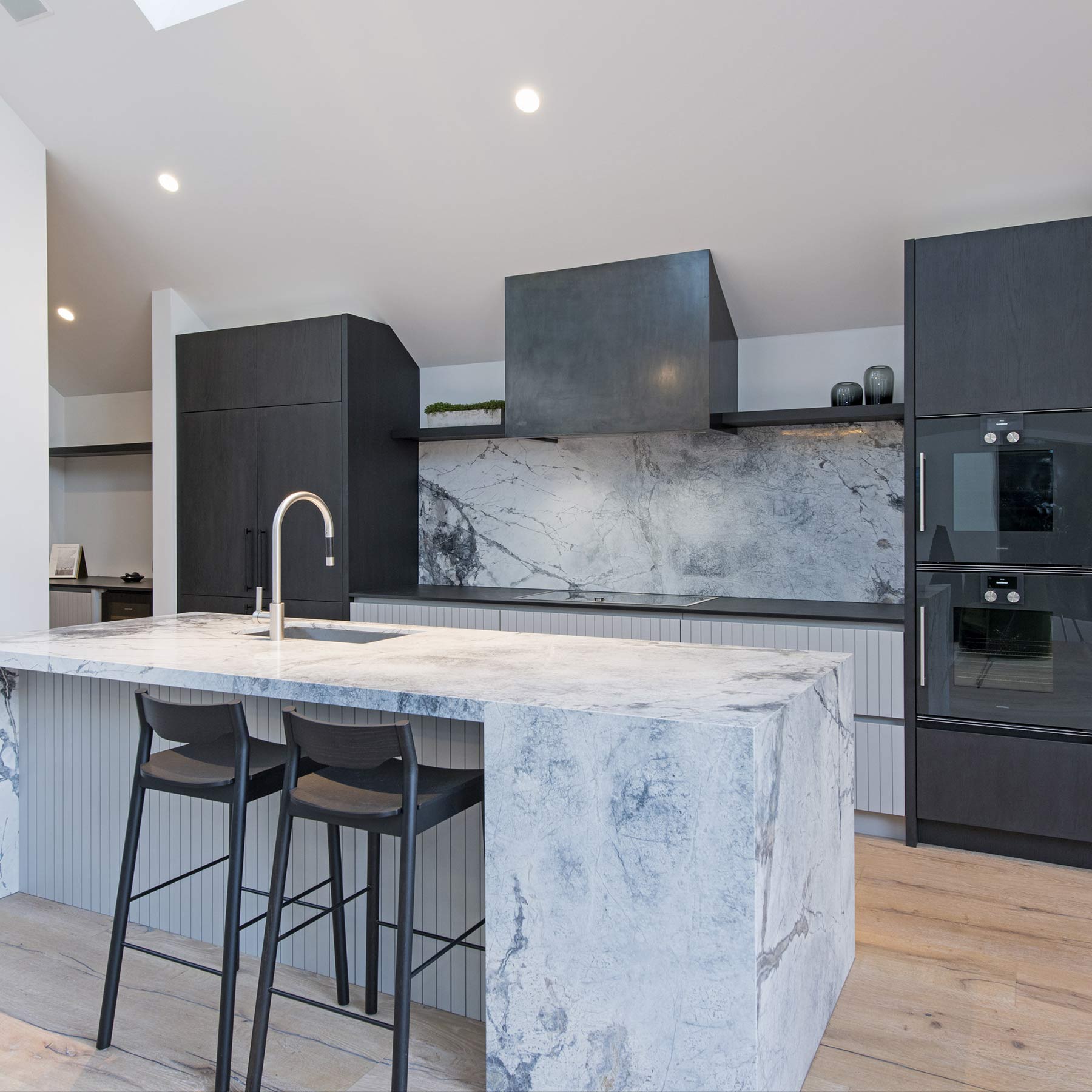 Invisible Blue Mitre to 60mm Mcintosh Kitchen 